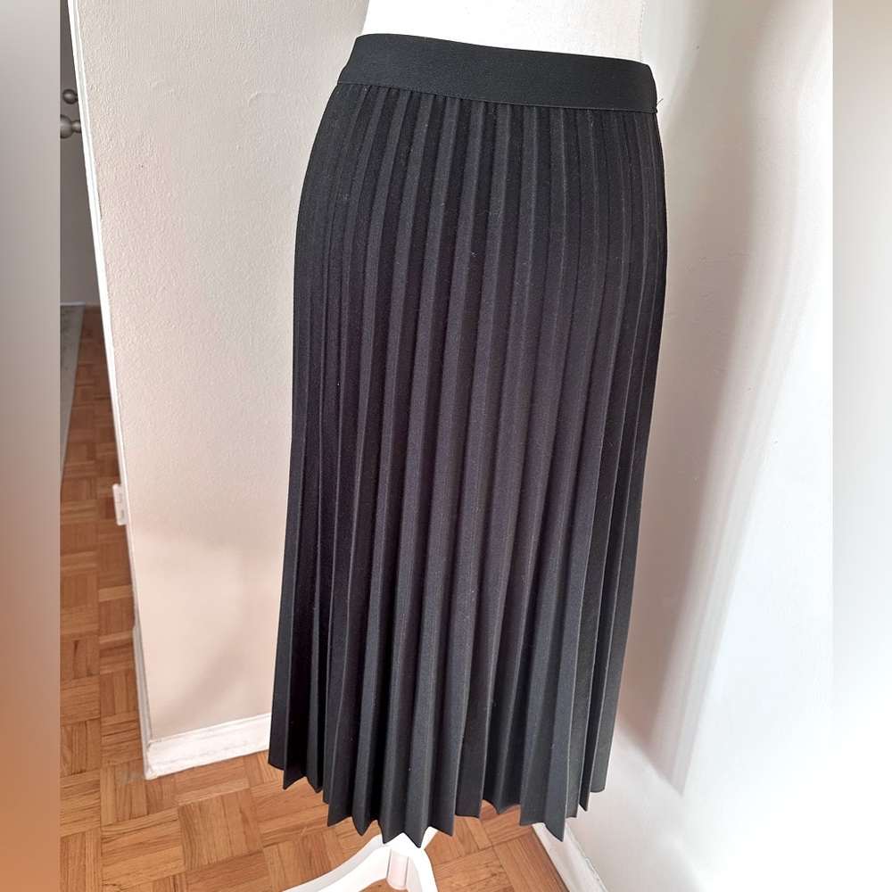 Black long skirt